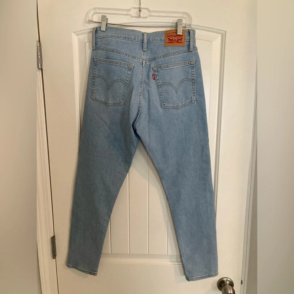 Levi's Wedgie Skinny Button Fly Jeans. Size 28. EUC - Picture 2 of 11